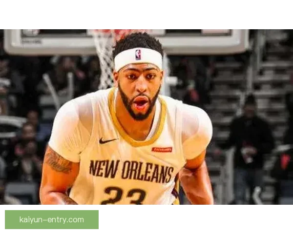 戴维斯持续保持边后卫核心表现，被广泛看好未来发展潜力